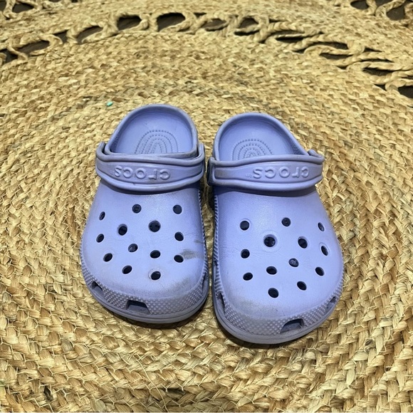 Crocs Classic Kids Clogs Sz 1 J1 Comfort Mystic Purple Ankle Strap Slip-On Shoes - Picture 2 of 3